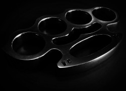 jorgerocha78:  Home Made Jaw Jacker Knuckle Duster / Brass Knuckles