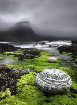 bluepueblo:  Isle of Skye, Scotland photo via hrefna  *sigh*