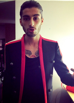 zaynharry:  carolinewatson_ : Xfactor Backstage ready rockin