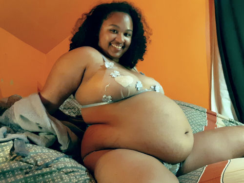 neptitudeplus:  This is Chubby Valerie waking up with an empty