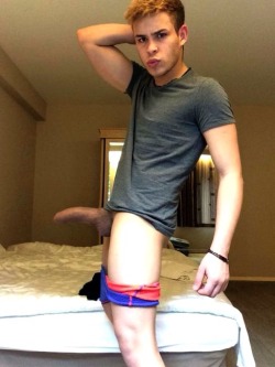 jaygordon1981:  Thick hung twink!