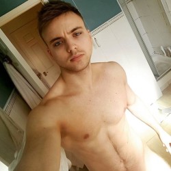 Male Celebrity Pits
