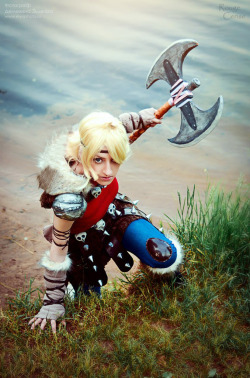 sharemycosplay:  Cosplayer Rouge Cerise with an awesome Astrid