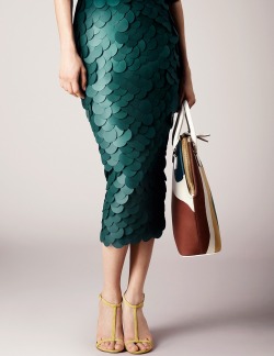 jessiedress:  hautekills:  Burberry resort 2015  Matte mermaid