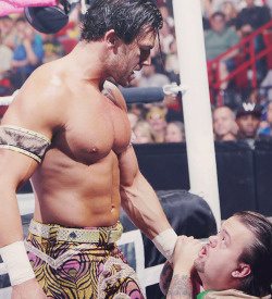 Lucky Hornswoggle is eye level with Fandango’s crotch!