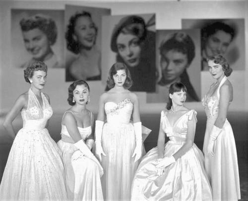 Terry Moore, Mitzi Gaynor, Pier Angeli, Leslie Caron, and Julie