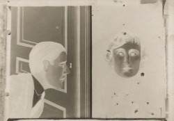grigiabot:  René Magritte  L’espion