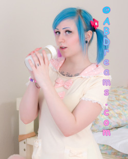 candyabdl:  Sneak peek from my first set for @abdreams! 🍼