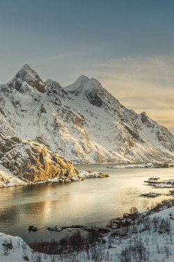 lsleofskye:  Afternoon Sun Highlights - Lofoten