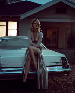 sexintelligent:January Jones by Vincent Peters for Vogue Italia—August