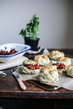 intensefoodcravings:  Cheddar & Herb Scones with Balsamic