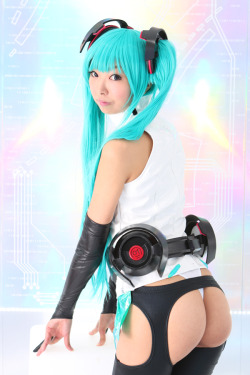 cosplay-booties:Happy Miku Day! Necoco as Hatsune Miku (APPEND