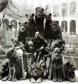historicaltimes:  The Lion Tamer of the Russian circus, Captain