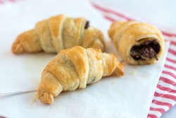 in-my-mouth:  Easy Chocolate Croissants