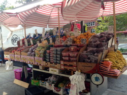 thehealthjourney:  This adorable and affordable fruit stand is