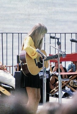soundsof71: Joni Mitchell at the Big Sur Folk Festival, 1968,