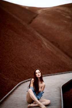 wb-images:Painted hills with brookeva