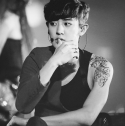 cheolyans:  Chanyeol’s body porn щ（ﾟДﾟщ）  