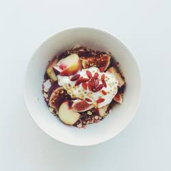 saladpride:  Breakfast salad: figs, peach, natural yogurt, beetroot