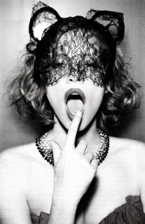 hoodoothatvoodoo:  Ellen Von Unwerth ‘Jessica Chastain’ For Vanity Fair 2011 