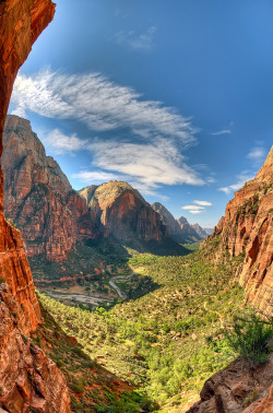 travelingcolors:  Zion Canyon | Utah (by Scott Barlow) 