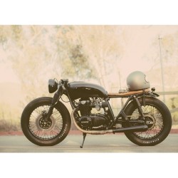 seaweedandgravel:  Light, sound, wind and speed. Black &