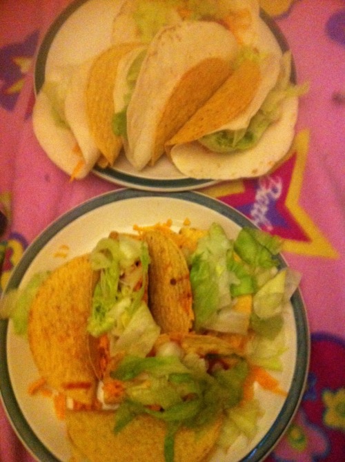 obeseprincess:  honestly im addicted to tacos (tbh im so fat you cant tell im bloated but i aM) 