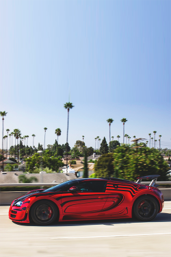 theelegantlyfe:  Bugatti on the streets of LA ©http://ift.tt/1qAqY0E