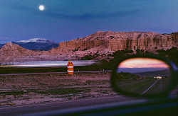 20aliens:  USA. New Mexico. 1985. Moonrise along the Albuquerque-Santa
