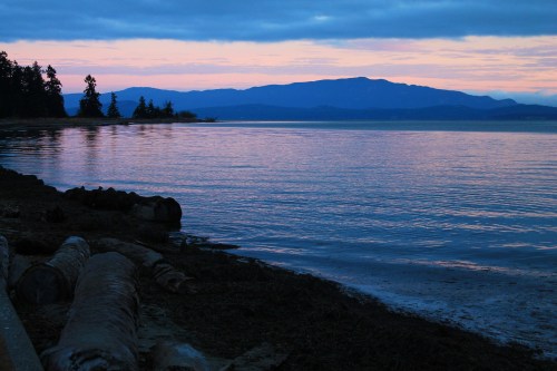 hikingvancouverisland:  Rathtrevor Beach (Parksville) Sunrise Jan 5 2014