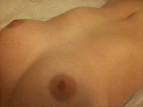 you cant really tell theyre 32cs when im lying down can you #nsfw #homegrowntits