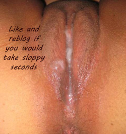 nekkidsluttymilfs:  fantasywife42:  Would you? I Think I might?