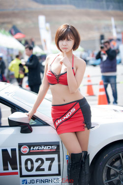 koreangirlshd:  Ryu Ji Hye Hands Motorsports Festival 2015 (R1)