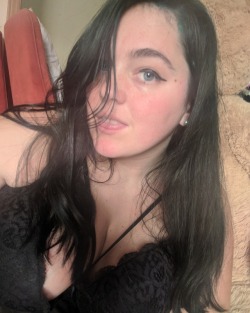xMsGiggles is brand new around here, show her some love :)