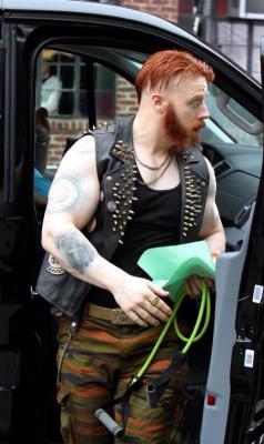 scarfrost:  kelseyyblair:  scarfrost:  sheamusette:  #Sheamus