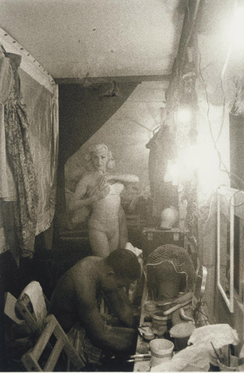 newyorkthegoldenage:  Female impersonators’ dressing room,