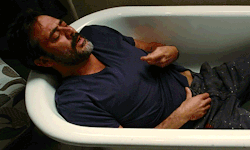 orotundmutt:Jeffrey Dean Morgan as Max in The Resident (2011)