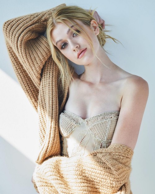 prettyfacesontumbler: mumblo-number-five: Katherine McNamara