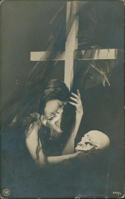 the-two-germanys:  Sorceress with skull and cross.Postcard, Portugal.