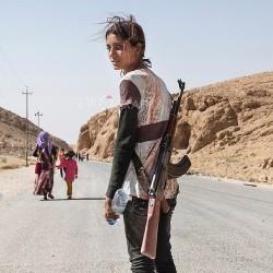 bijikurdistan:  a 14 Years old Kurdish Yezidi Girl protect her