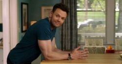 bmoneyworld:  Joel McHale😍😍😍💦 