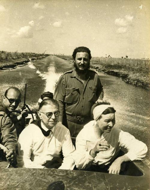 Fidel Castro with Jean-Paul Sartre and Simone de Beauvoir (1960)