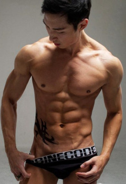 auberonbc:  For more Gorgeous Asian Men visit:http://auberonbc.tumblr.com/archive