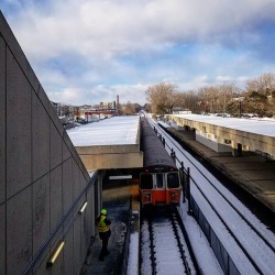 Oak Grove  #mbta #malden #boston  (at MBTA) https://www.instagram.com/p/BurrQfiFzEE/?utm_source=ig_tumblr_share&igshid=11qwhl9g890jp