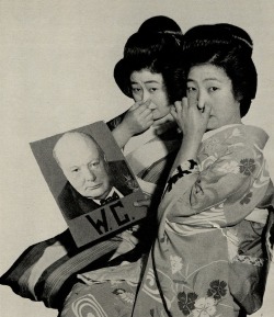 stirringwind:  shihlun:  Geisha showed their disdain for British