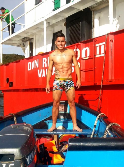 flaiteschilenos:  es rico este hombre la cago =) aportes a flaiteschilenos@outlook.com