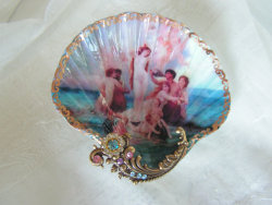 msniiina:cute-etsy: Birth of Venus Shell Dish, ศ   Ms Nina