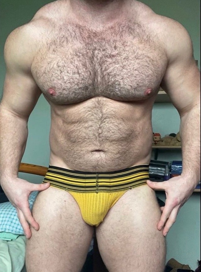 drbbgaynd: POILU MUSCLÉ JOCK STRAP !