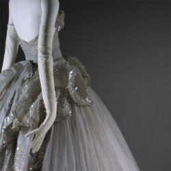 artdetails:  Christian Dior, “Venus” Evening Gown, fw 1949-50,