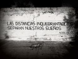 accionpoeticaenchile:  “Las distancias inquebrantables separan
